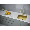 Смеситель для кухни Paulmark Lange La214212-SBG с подключением к фильтру, выдвижным изливом, светлое золото матовый