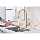 Смеситель для кухни Paulmark Universal Un213880-SBG с подключением к фильтру, выдвижным изливом, светлое золото матовый